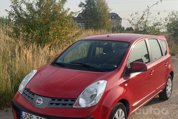 Nissan Note E11 Hatchback