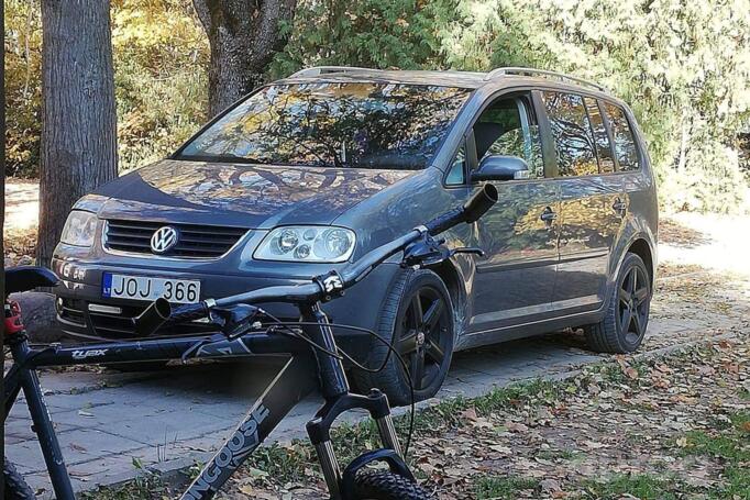 Volkswagen Touran 1 generation Minivan