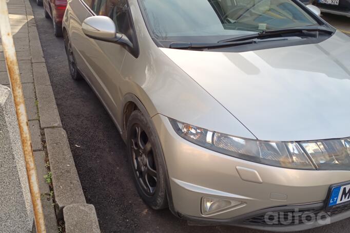 Honda Civic 8 generation Hatchback 5-doors