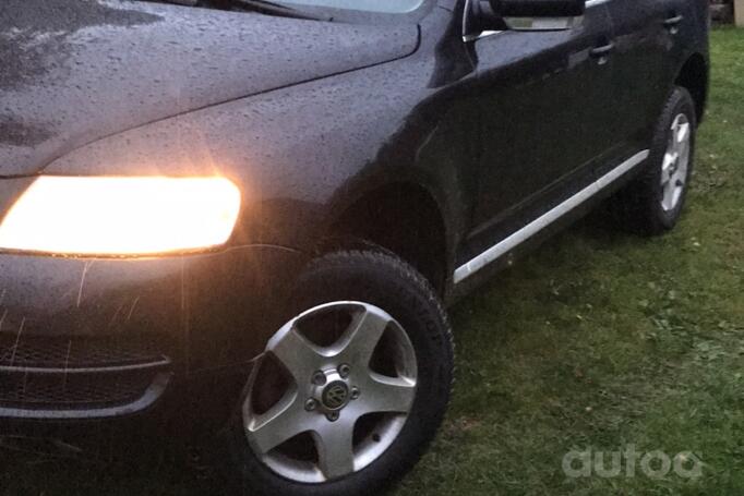 Volkswagen Touareg 1 generation Crossover