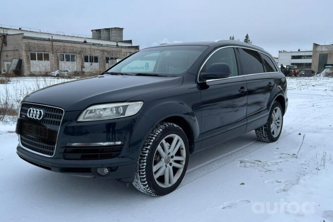 Audi Q7 4L Crossover
