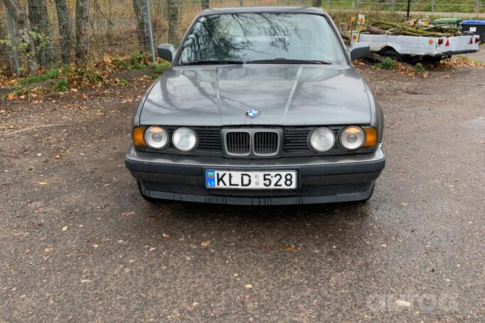 BMW 5 Series E34 Sedan