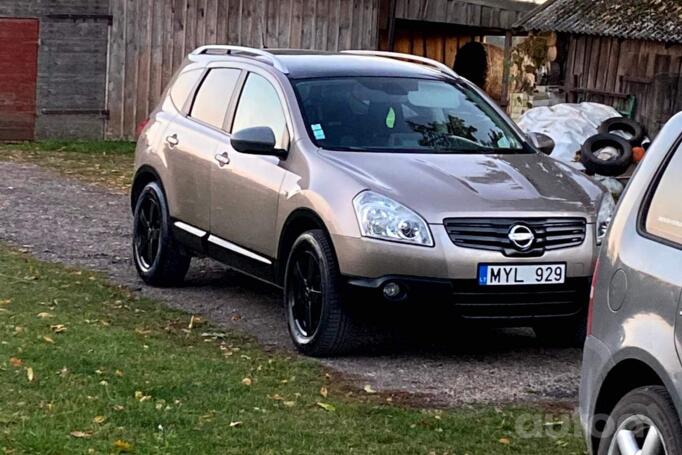 Nissan Qashqai+2 1 generation