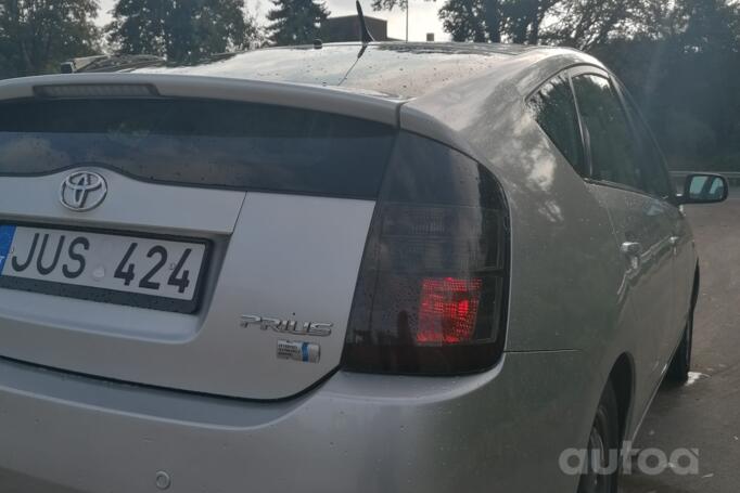 Toyota Prius 2 generation Hatchback