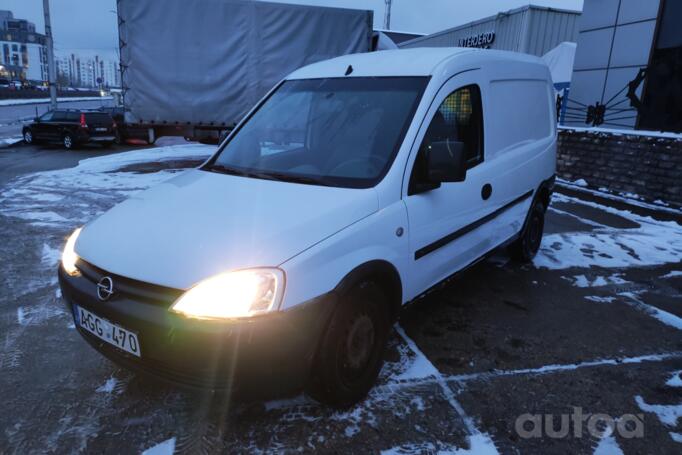 Opel Combo C Tour minivan
