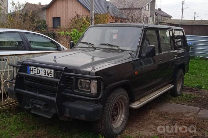 Nissan Patrol Y60 SUV 5-doors
