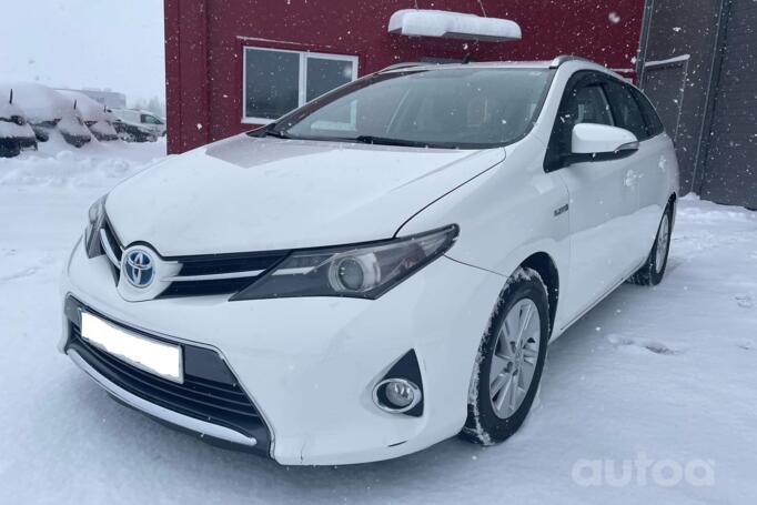 Toyota Auris 2 generation Touring Sports Hybrid wagon 5-doors
