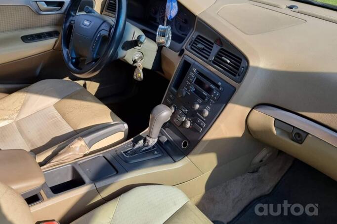 Volvo V70 2 generation R wagon 5-doors