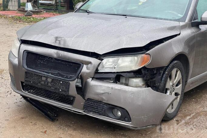 Volvo V70 2 generation [restyling] wagon 5-doors