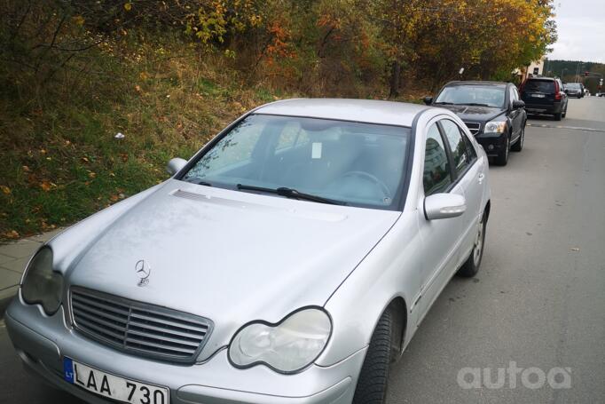 Mercedes-Benz C-Class W203/S203/CL203 Sedan