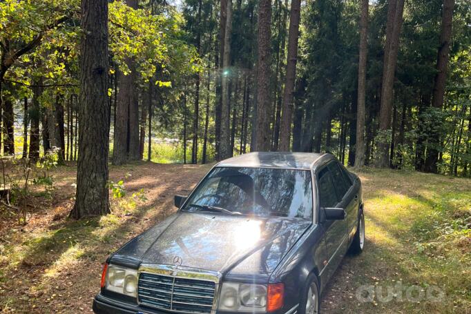 Mercedes-Benz W124 1 generation