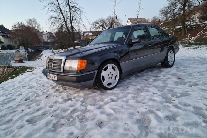 Mercedes-Benz W124 1 generation