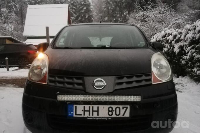 Nissan Note E11 Hatchback