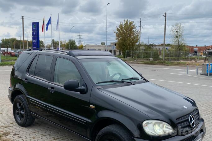 Mercedes-Benz M-Class W163 Crossover 5-doors