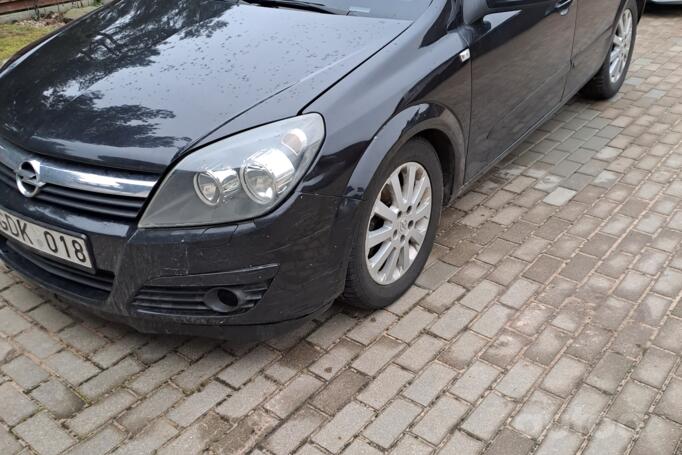 Opel Astra H Hatchback