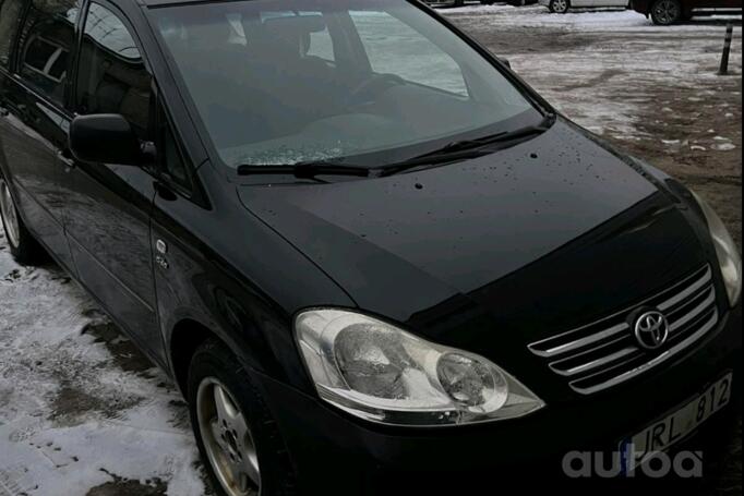 Toyota Avensis Verso 1 generation [restyling] Minivan