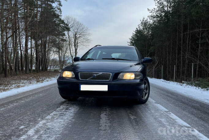 Volvo V70 2 generation wagon