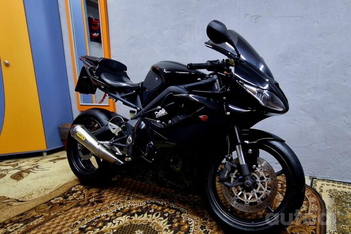 Triumph Daytona 675