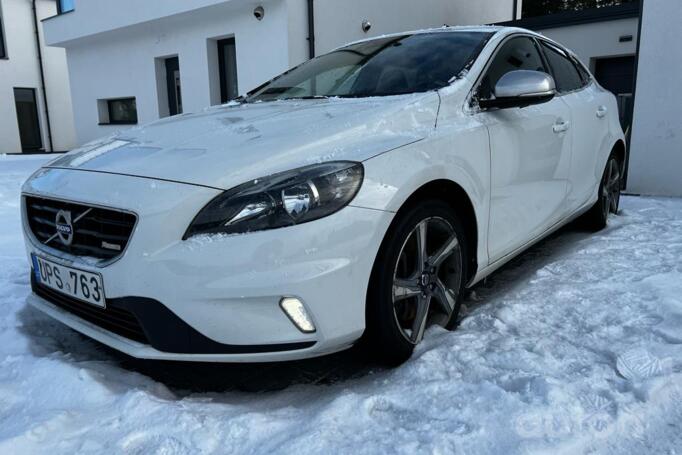 Volvo V40 2 generation Hatchback 5-doors