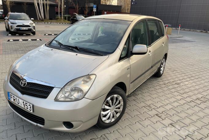 Toyota Corolla Verso 1 generation Minivan