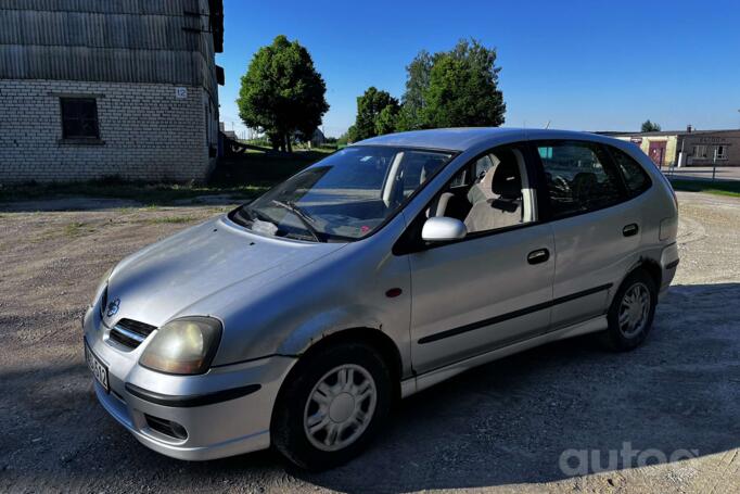 Nissan Almera Tino V10 Minivan