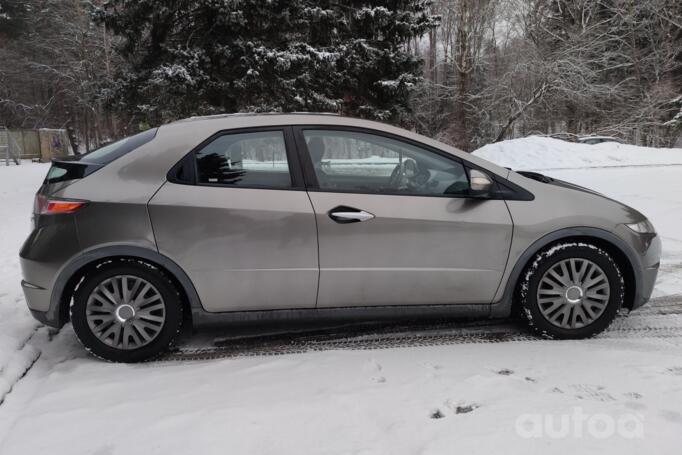 Honda Civic 8 generation Hatchback 5-doors
