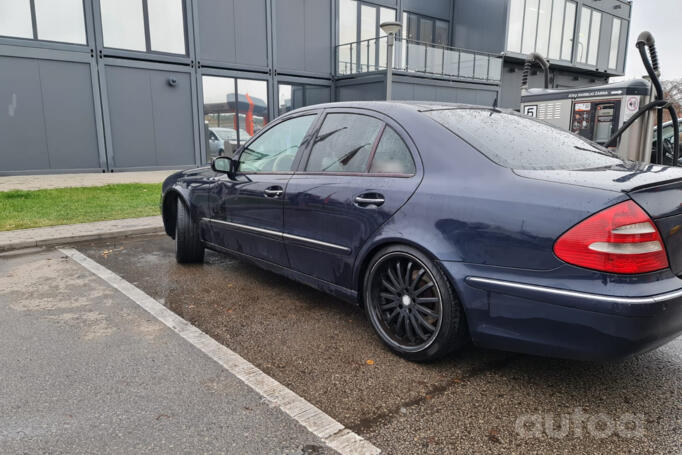 Mercedes-Benz E-Class W211 Sedan