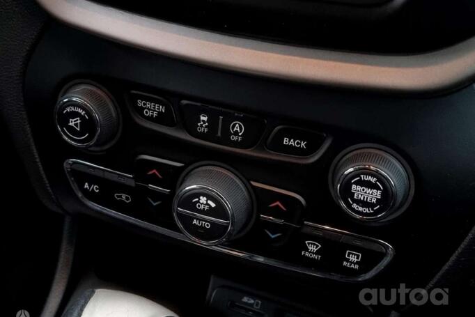 Jeep Cherokee KL SUV 5-doors