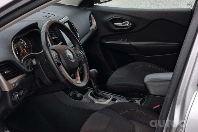 Jeep Cherokee KL SUV 5-doors