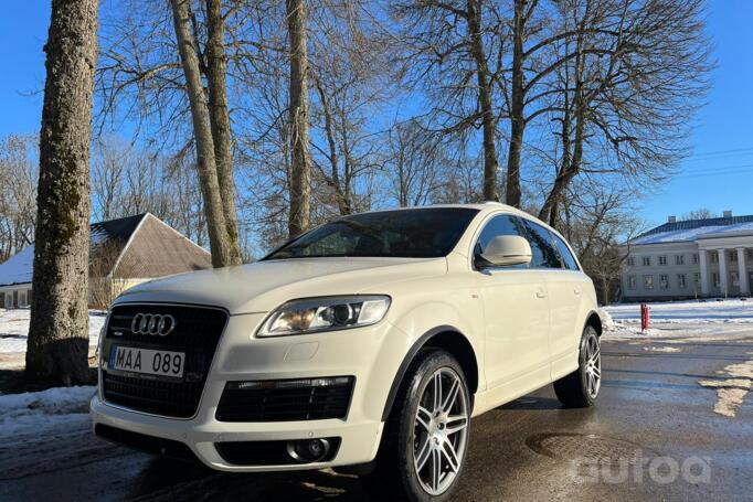 Audi Q7 4L Crossover