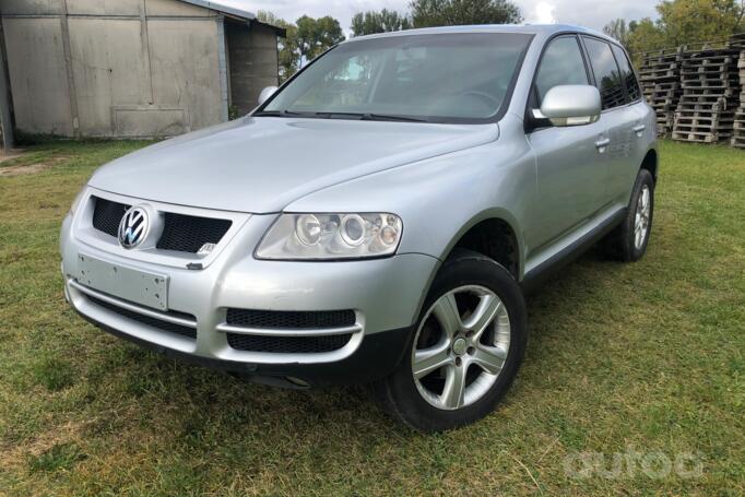 Volkswagen Touareg 1 generation Crossover