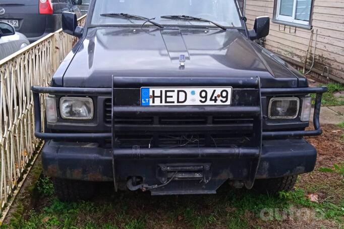 Nissan Patrol Y60 SUV 5-doors