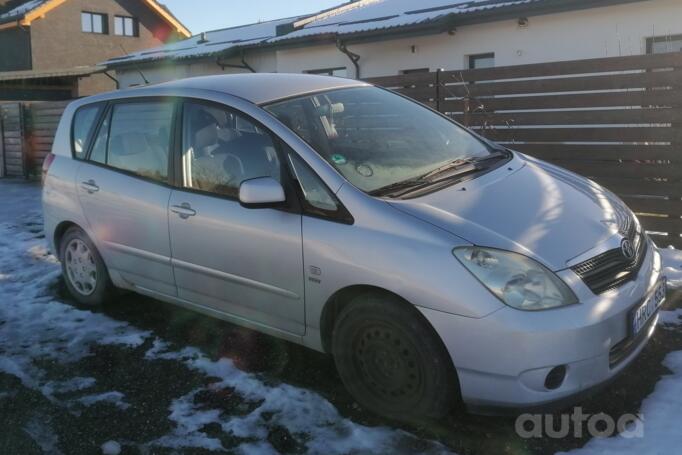 Toyota Corolla Verso 1 generation Minivan