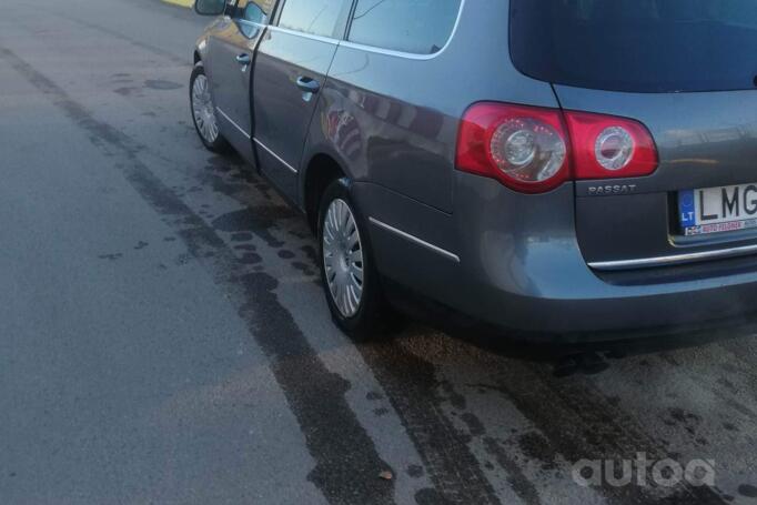Volkswagen Passat B6 wagon 5-doors