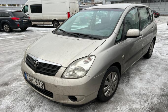 Toyota Corolla Verso 1 generation Minivan