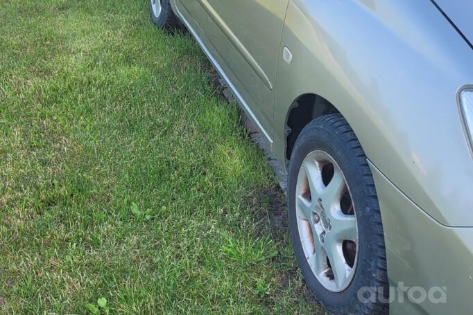 Toyota Corolla Verso 1 generation Minivan