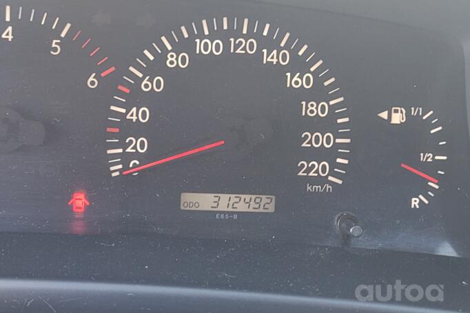 Toyota Corolla Verso 1 generation Minivan