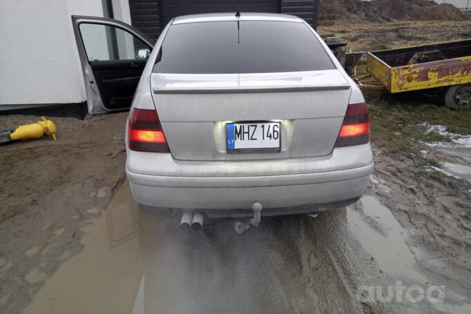 Volkswagen Bora 1 generation Sedan