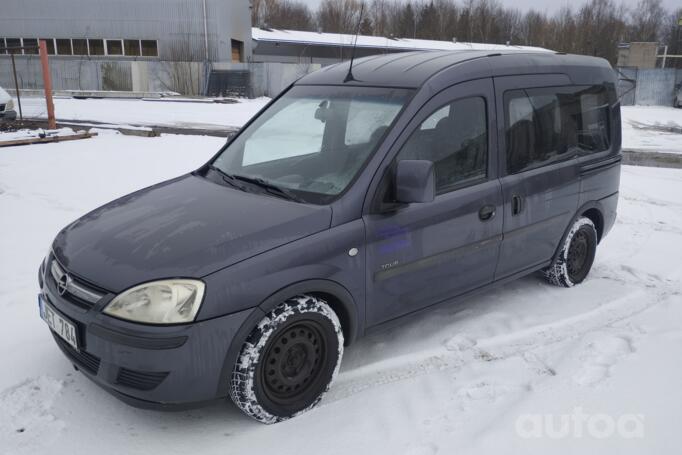 Opel Combo C Tour minivan