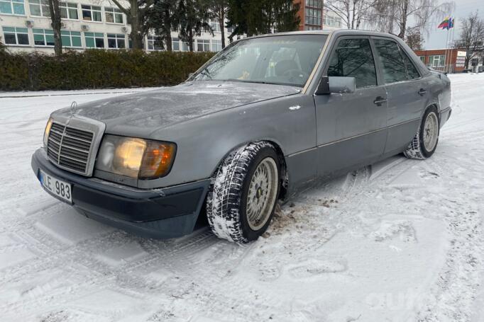 Mercedes-Benz W124 1 generation