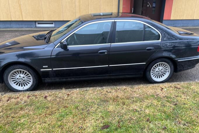 BMW 5 Series E39 Sedan 4-doors