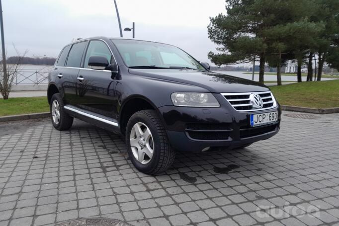 Volkswagen Touareg 1 generation Crossover