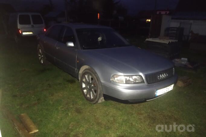 Audi A8 D2/4D Sedan 4-doors