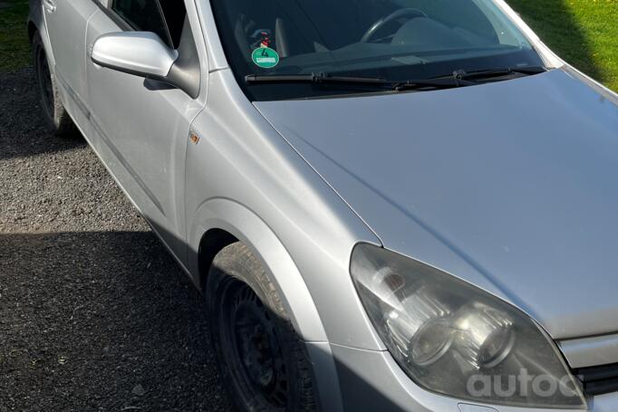 Opel Astra H Hatchback