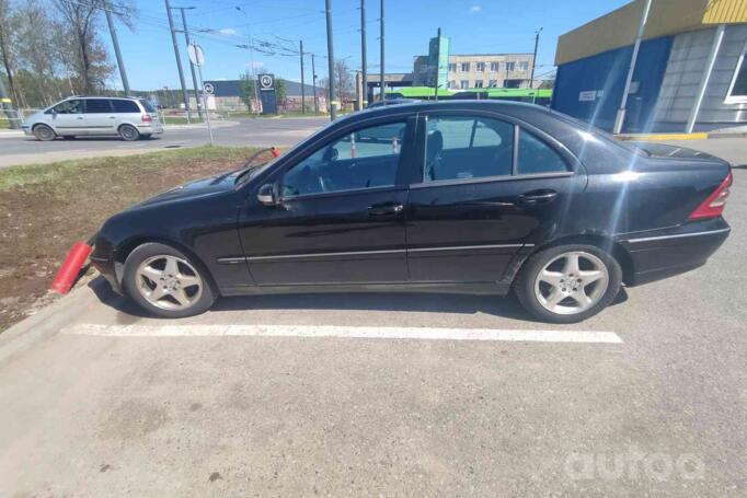 Mercedes-Benz C-Class W203/S203/CL203 Sedan