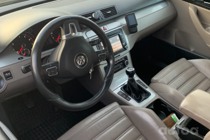 Volkswagen Passat B6 wagon 5-doors