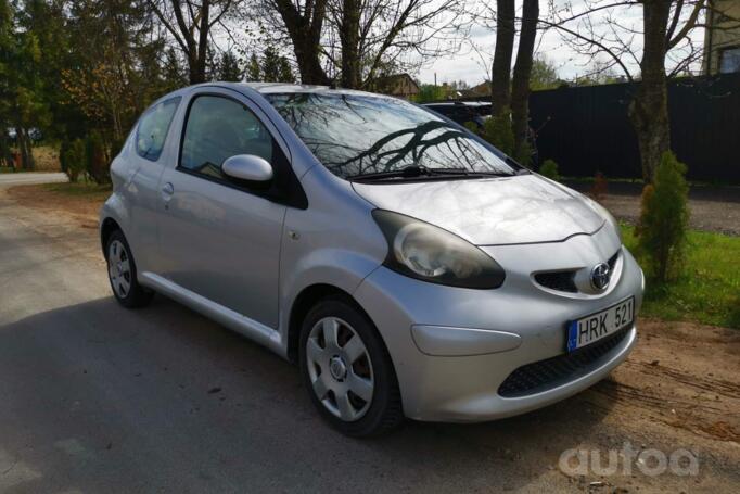 Toyota Aygo 1 generation Hatchback 3-doors