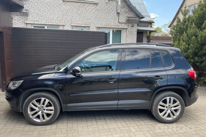 Volkswagen Tiguan 1 generation Crossover