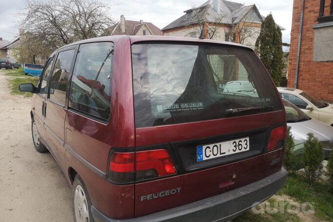 Peugeot 806 221 Minivan
