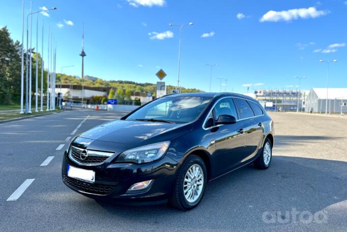 Opel Astra J Sports Tourer wagon